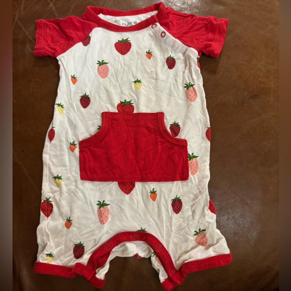 Kyte Baby strawberry shortie